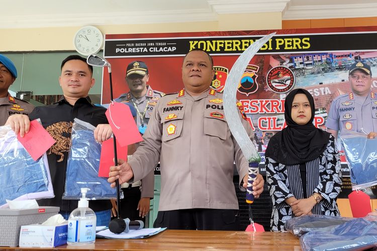 Kapolresta Cilacap Fannky Ani Sugiharto saat ungkap kasus di mapolresta, Kamis (26/1/2023)