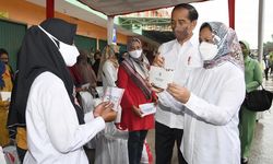 Luncurkan BLT Minyak Goreng di Jambi, Presiden Minta Bantuan Digunakan untuk Keperluan Bermanfaat