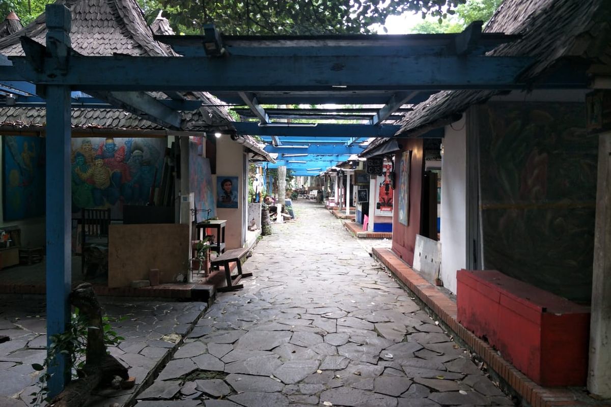 Suasana Pasar Seni Ancol, Jakarta Utara sepi pengunjung, Kamis (12/11/2020).