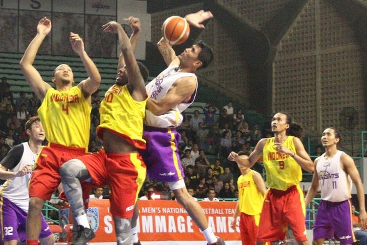 Timnas basket Indonesia memenangi laga ujicoba kontra CLS Knights di GOR Kertajaya, Rabu (25/1/2017) malam dengan skor 99-87.