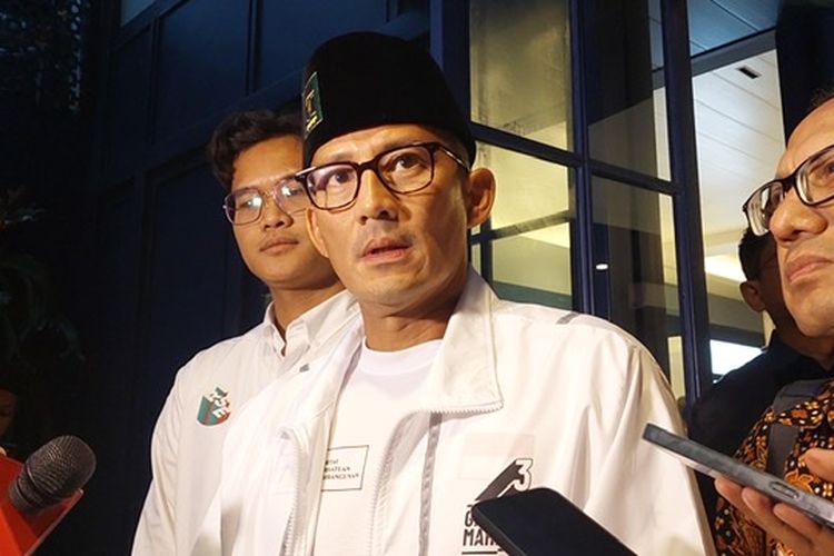 Menparekraf Sandiaga Uno di kawasan Kebayoran Baru, Jakarta Selatan, Rabu (17/1/2024). 