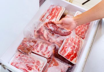 Berapa Lama Usia Penyimpanan Daging dan Ikan di Freezer?