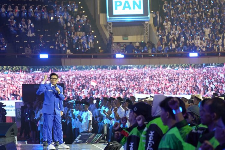 Di Balik HUT Ke-28 PAN, Ada Konsep Eko Patrio dan Aksi Viral Lebah Begantong