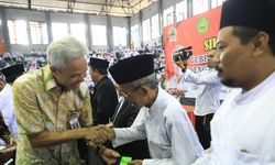 23 Tahun Jadi Guru Ngaji, Badrudin Terima Insentif dari Pemprov Jateng