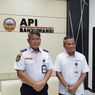 API Banyuwangi Kemas Black Box Pesawat Latih untuk Diperiksa KNKT