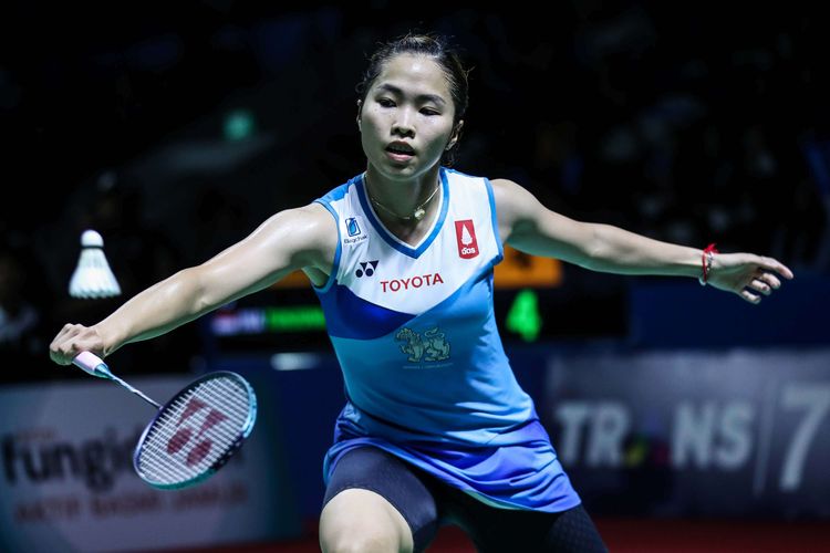 Pebulu tangkis tunggal putri Thailand, Ratchanok Intanon melawan tunggal putri Indonesia, Gregoria Mariska Tunjung dalam babak kedua Blibli Indonesia Open 2019 di Istora Senayan, kompleks GBK, Jakarta, Kamis (18/7/2019).