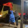 Emak-emak Banting dan Lumpuhkan Dua Pencuri HP di Banjar Kalsel, Videonya Viral