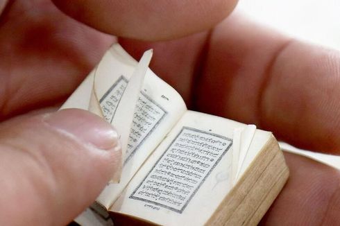 Kisah Warga Albania Pelindung Al Quran Seukuran Perangko
