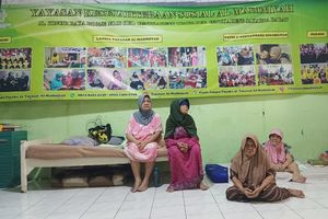 Cerita Iis Kelola Panti Jompo Swadaya Cengkareng: Saya Juga Akan Tua seperti Mereka