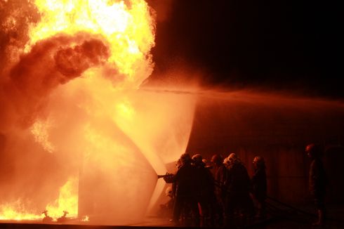 Ledakan Tabung Gas Sebabkan 1 Rumah di Kramat Jadi Terbakar  dan 1 Orang Terluka