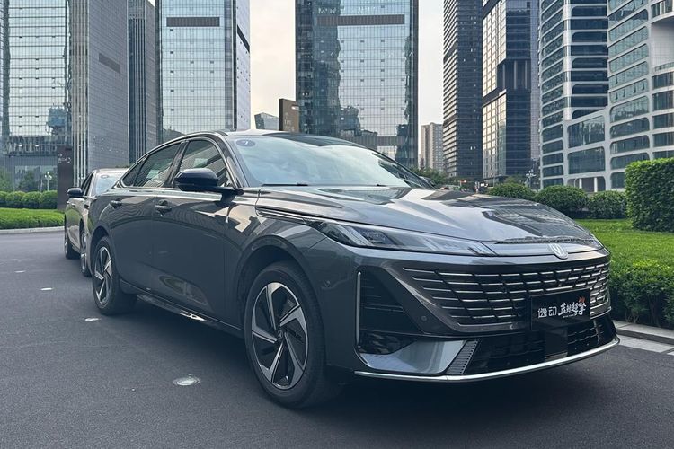 Kencan dengan Sedan Hybrid Changan Eado Langsung di Chongqing