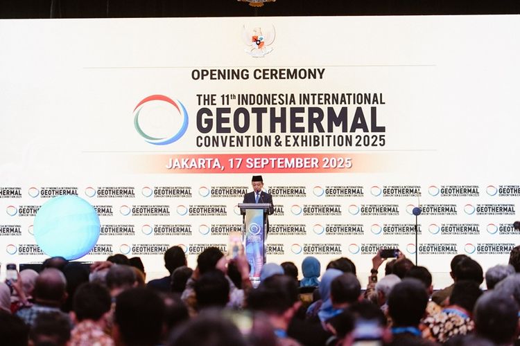 Menteri ESDM Bahlil Lahadalia dalam The 11th Indonesia International Geothermal Convention and Exhibition (IIGCE) 2025 di Jakarta, Rabu (17/9/2025). 
