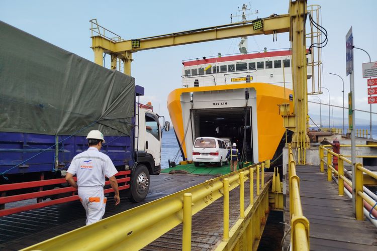 Bukan Lagi Dominan Wisatawan, Ketapang-Gilimanuk Kini Jadi Jalur Logistik