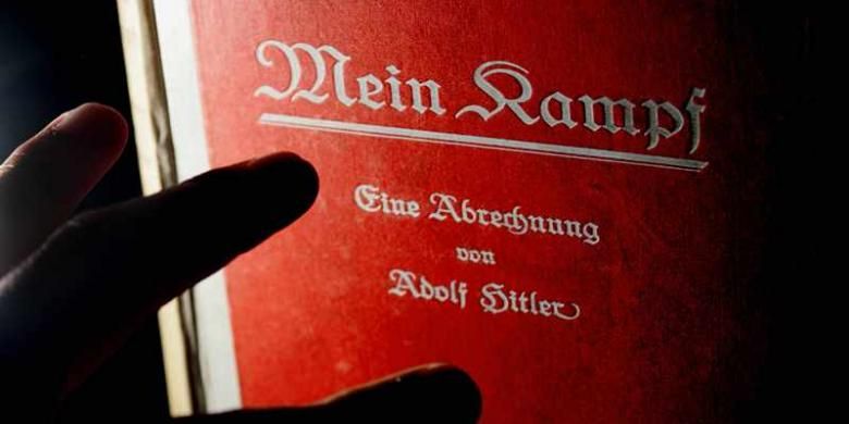 Sampul buku Mein Kampf karya Adolf Hitler.
