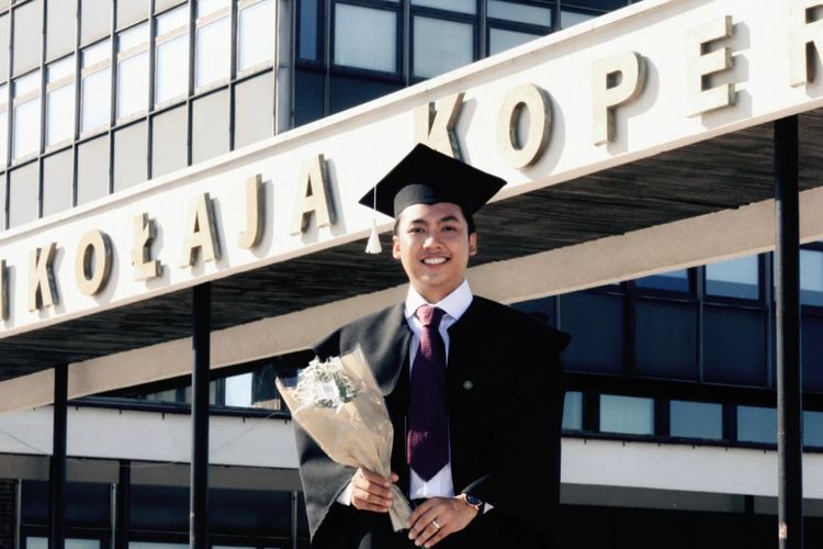 Ary Kurniawan Hardy, dua kali lulus cumlaude dari Unair dan Polandia. 