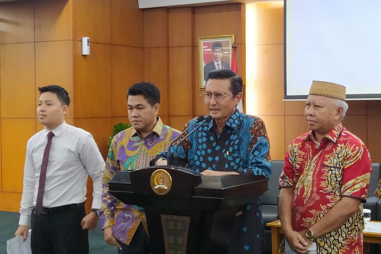 Fadel Muhammad dalam jumpa pers terkait pencopotan dirinya dari Wakil Ketua MPR unsur DPD RI di Gedung DPR/MPR, Senayan, Jakarta Pusat, Jumat (9/9/2022). 