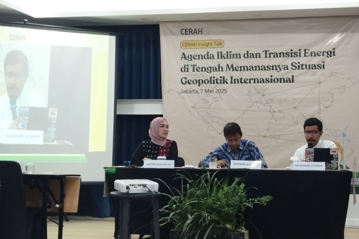  Policy Strategist CERAH, Wicaksono Gitawan, dalam diskusi CERAH Insight Talk bertajuk ?Agenda Iklim dan Transisi Energi di Tengah Memanasnya Situasi Geopolitik Internasional?,
