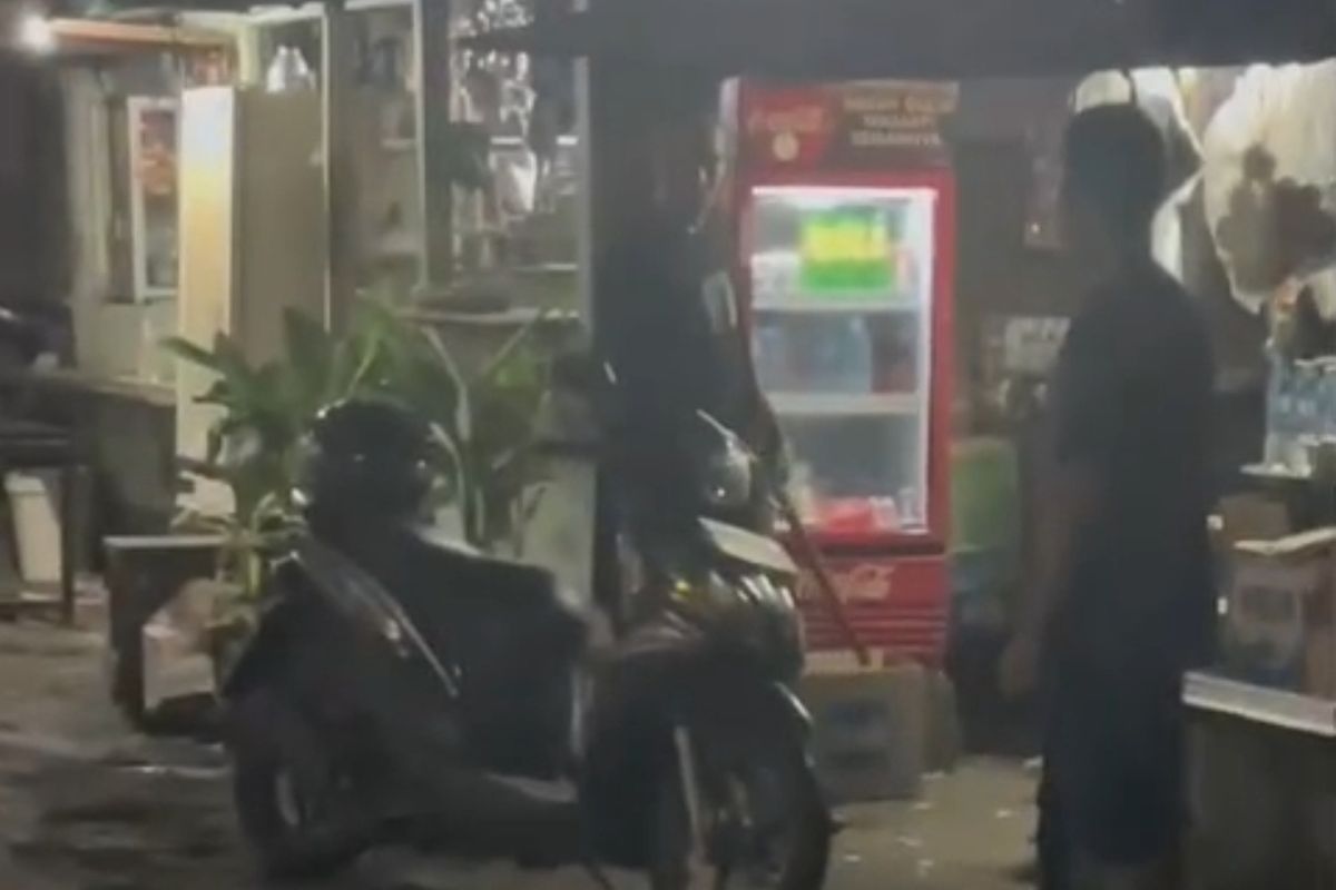 Tukang parkir di Jakut aniaya pengendara motor karena tak terima dibayar Rp5 ribu (Istimewa)