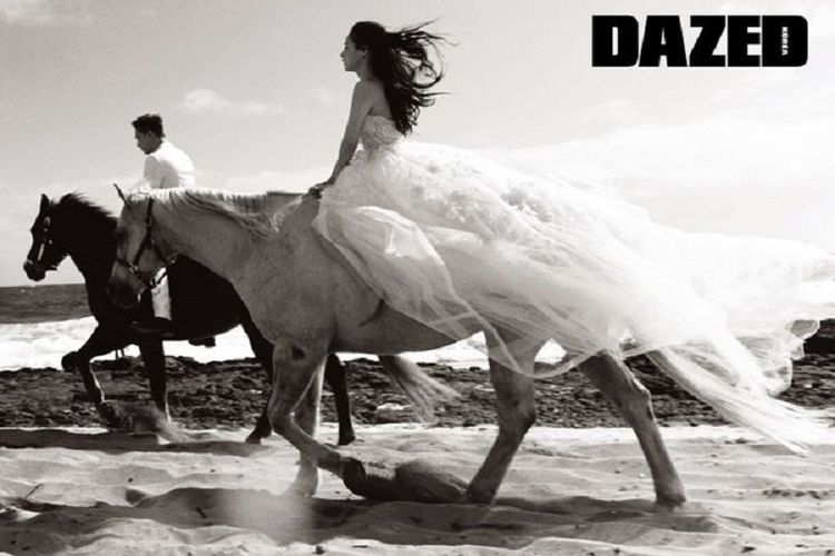 Salah satu foto pre-wedding Taeyang BIGBANG dan Min Hyo Rin yang ditampilkan majalah Dazed Korea.