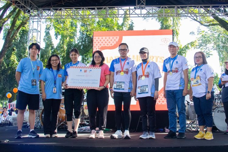 SBR Walk 2025 secara resmi dibuka Bima Arya sebagai perwakilan komunitas olah raga Kota Bogor dan Kepala Dinas Pemuda dan Olahraga Kota Bogor, Taufik (17/5/2025).
