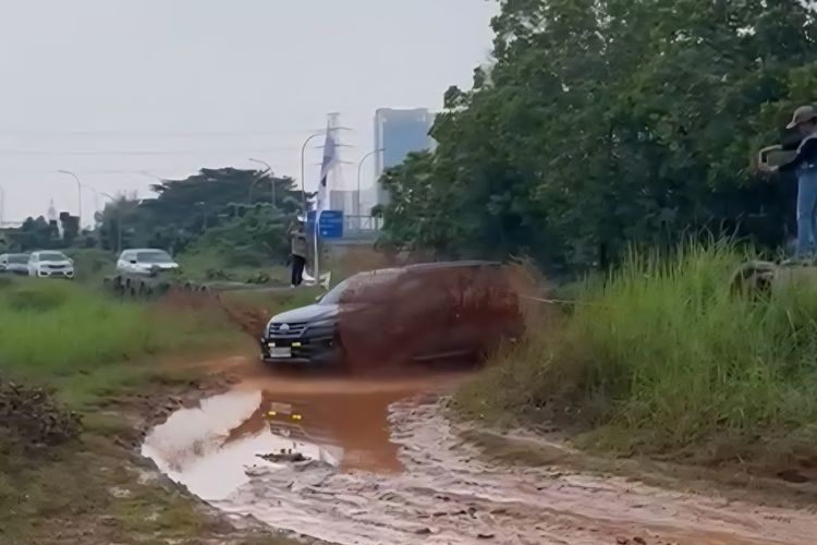 Komunitas Toyota Fortuner Club of Indonesia (ID42NER) merayakan hari jadinya yang ke-18.
