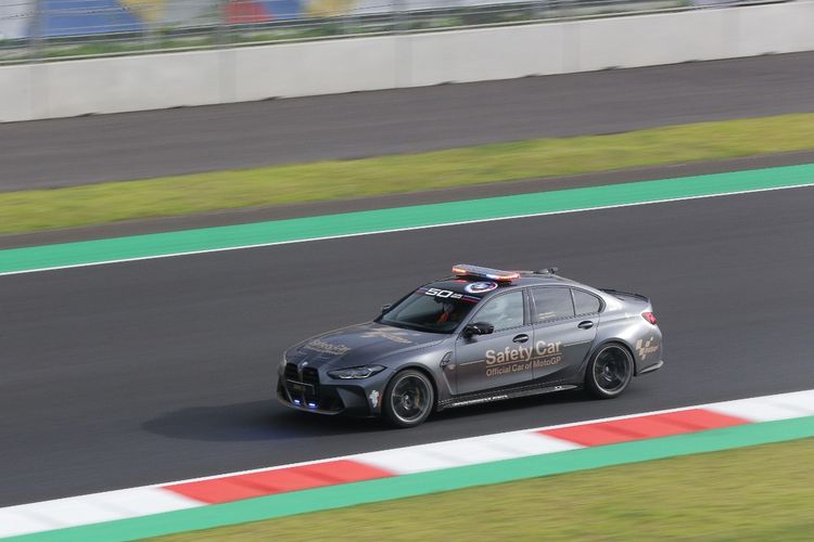 Jajaran mobil BMW M yang bertugas menjadi safety  car pada MotoGP Mandalika 2022