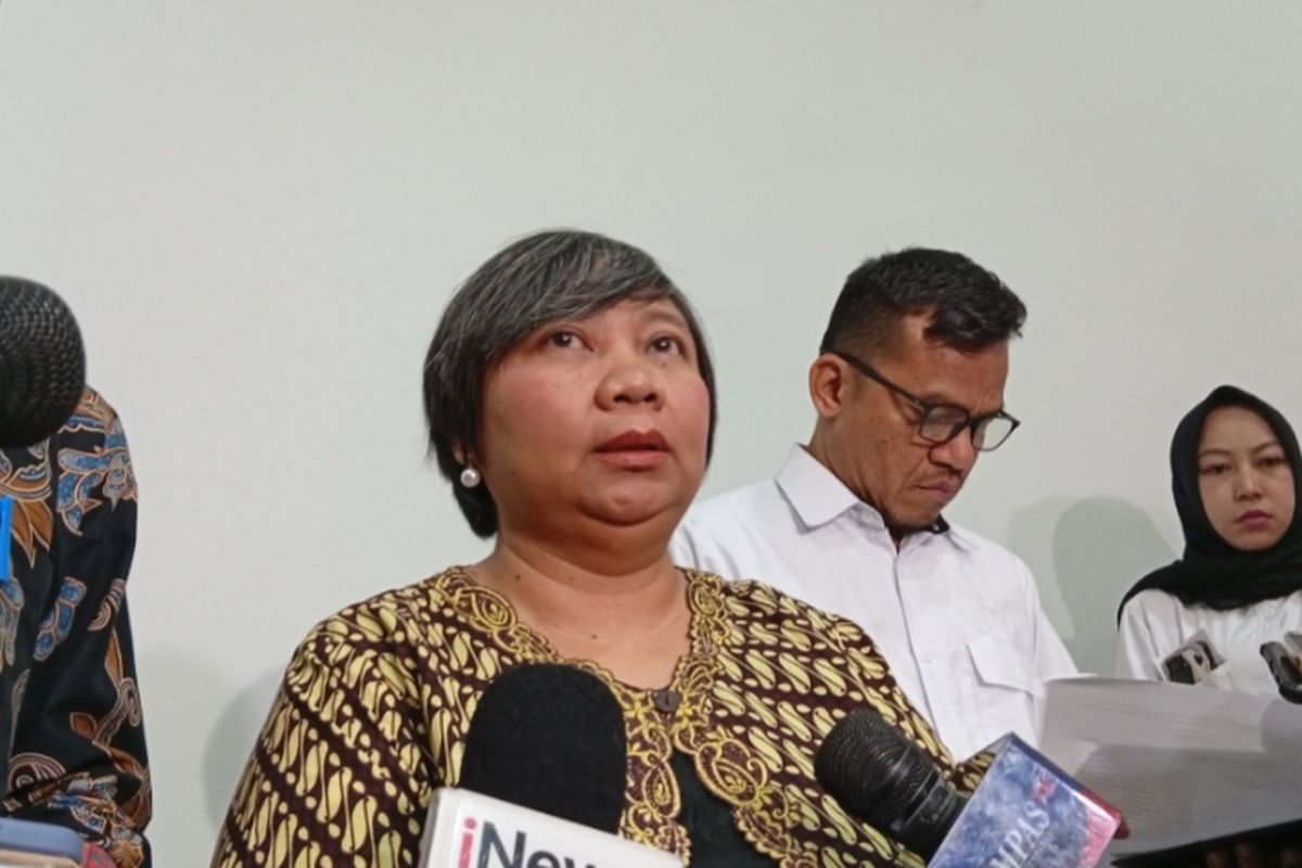 Komnas HAM Jenguk Andrie Yunus di RSCM dari Balik Jendela