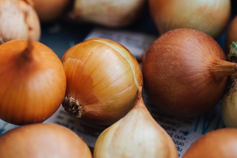 Cara Menyimpan Bawang Bombai Supaya Tidak Busuk, Jangan Simpan Dekat Kentang