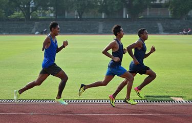 Para atlet berlatih dalam pemusatan latihan nasional (pelatnas) NPC Indonesia untuk ASEAN Para Games Kamboja 2023 di Stadion Sriwedari, Surakarta (11/05). NPC Indonesia/ Agung Wahyudi