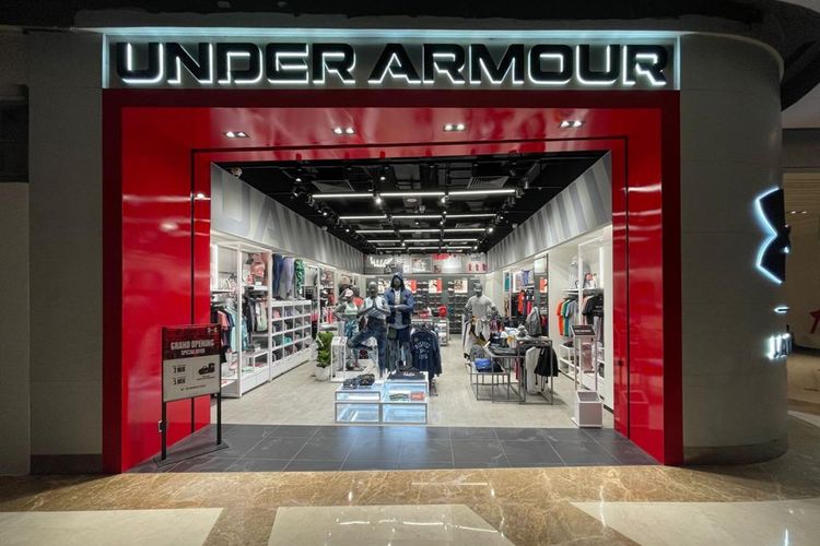 Gerai Under Armour di PIK Avenue