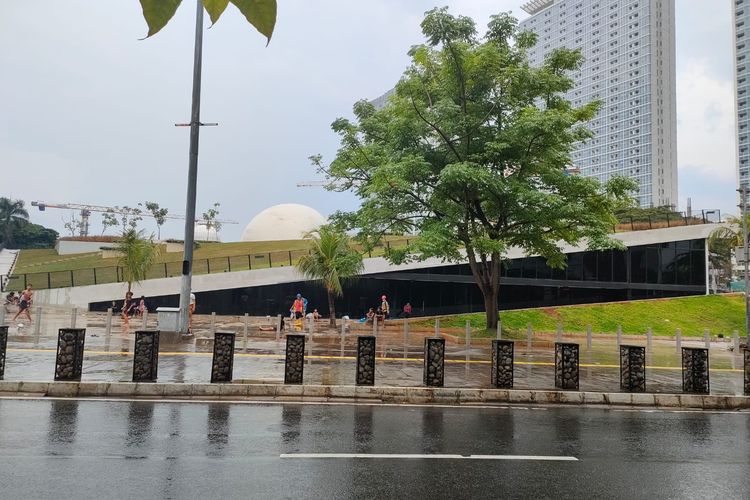 Penampakan Gedung Parkir Taman Ismail Marzuki yang berlokasi di Cikini, Jakarta Pusat pada Kamis (4/11/2021).