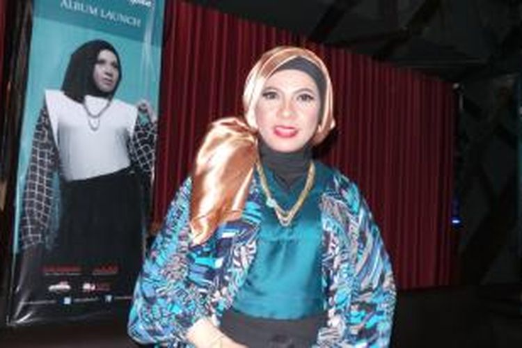 Devia Sherly diabadikan usai peluncuran album Warna Kehidupan, di RedBox, Kebayoran Baru, Jakarta Selatan, Jumat (27/3/2015).