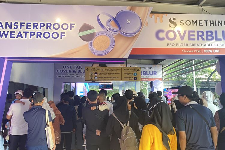 Libur Panjang, Stasiun Sudirman Dipadati Warga Sejak Pagi untuk CFD