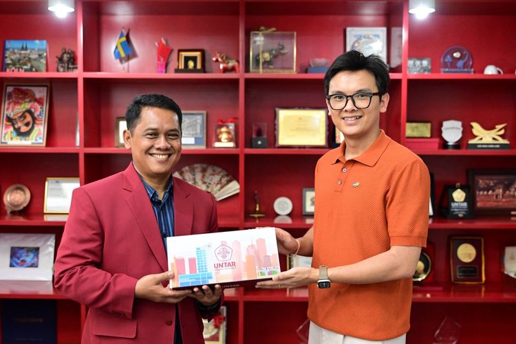 Untar Kenalkan Batik dan Tarian Tradisional ke Mahasiswa FPT University Vietnam