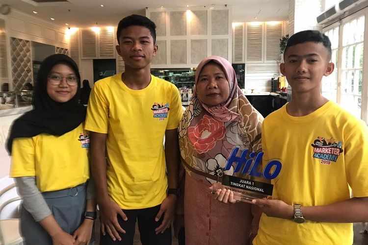 Pemenang pertama Hilo Marketing Academy 2019 dari SMA 7 Mataram, Nusa Tenggara Barat.