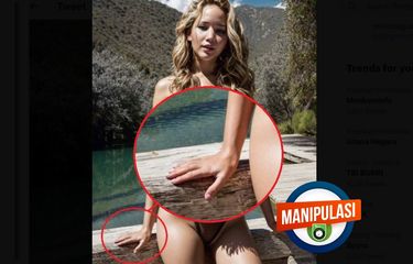 Dikni yaxshi sordi va sperma chuqur edi.