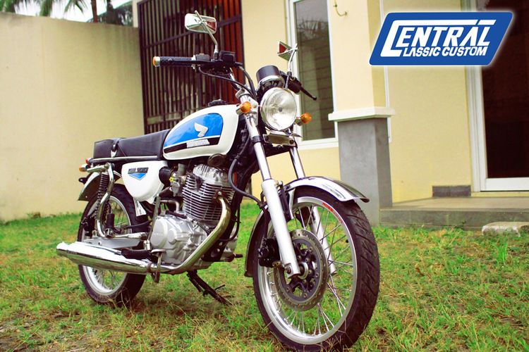 Modifikasi Honda Tiger bergaya CB-100 seperti yang dipakai tokoh Dilan di film DIlan 1990.