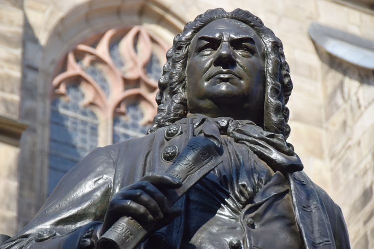 Monumen Johann Sebastian Bach di Leipzig, Jerman. Monumen ini didirikan sejak 1908 di depan Gereja St Thomas Kirche, tempat Bach dimakamkan.