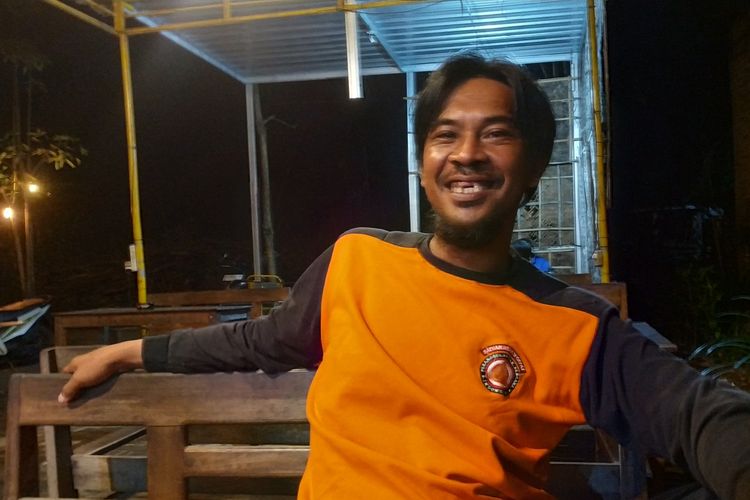 Arif Romadon alias Adam, pemudik asal Kediri, Jawa Timur, yang tak sengaja meninggalkan istrinya di Brebes, Jawa Tengah, saat mudik dari Bogor, Jawa Barat, Minggu (16/4/2023).