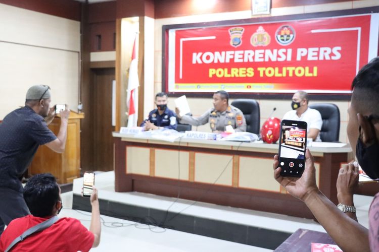 Foto//Suasana Jumpa Pers Kasus Dokter Faisal Di Mapolres Tolitoli Pada Jumat(27/05)