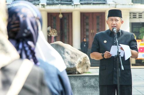 Kurang dari 24 Jam Jadi Wali Kota Bandung, Yana Mulyana Lantik 130 Pejabat Termasuk Kepala Sekolah