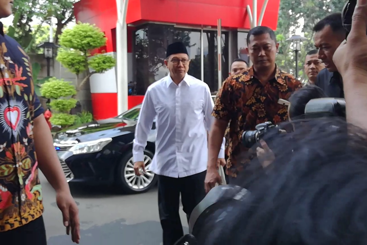 Menteri Agama Lukman Hakim Saifuddin memenuhi panggilan pemeriksaan di Komisi Pemberantasan Korupsi (KPK), Jakarta, Rabu (8/5/2019). 