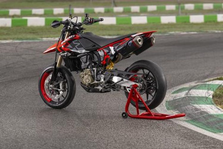 Ducati Hypermotard 698 Mono resmi meluncur, harga mulai Rp 213 jutaan