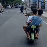 Ini Sikap yang Dilakukan Saat Lihat Anak Kecil Bawa Sepeda Listrik di Jalan