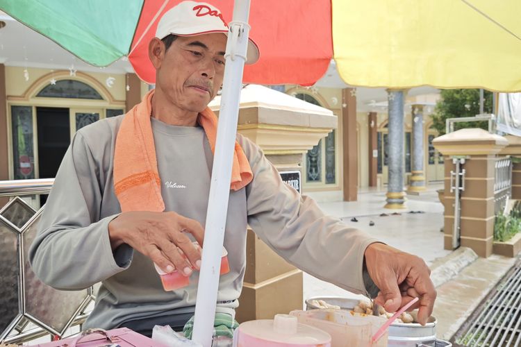 Cerita Suwandi, Perantau Jawa yang Menenun Asa dari Berjualan Pentol di Samarinda, Modal Nekat dan Terimpit Utang
