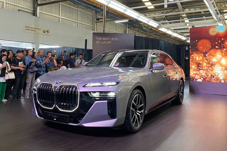 BMW Group Indonesia resmi meluncurkan sedan premium yakni The New 7, pada Selasa (6/6/2023).