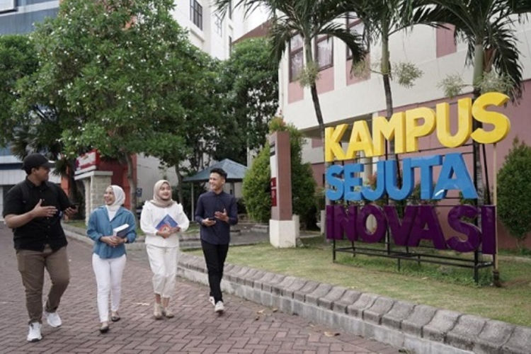 Universitas Muhammadiyah Surabaya (UM Surabaya).