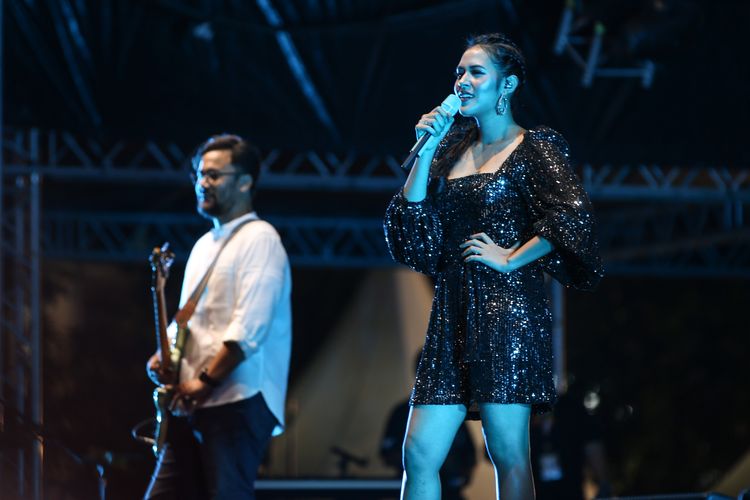 Penyanyi Raisa tampil di hari pertama Synchronize Festival 2019 di JI Expo Kemayoran, Jakarta, Jumat (4/10/2019).