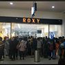 Polisi Sebut Pengunjung yang Penuh di Pintu Roxy Mall Antre untuk Cek Suhu