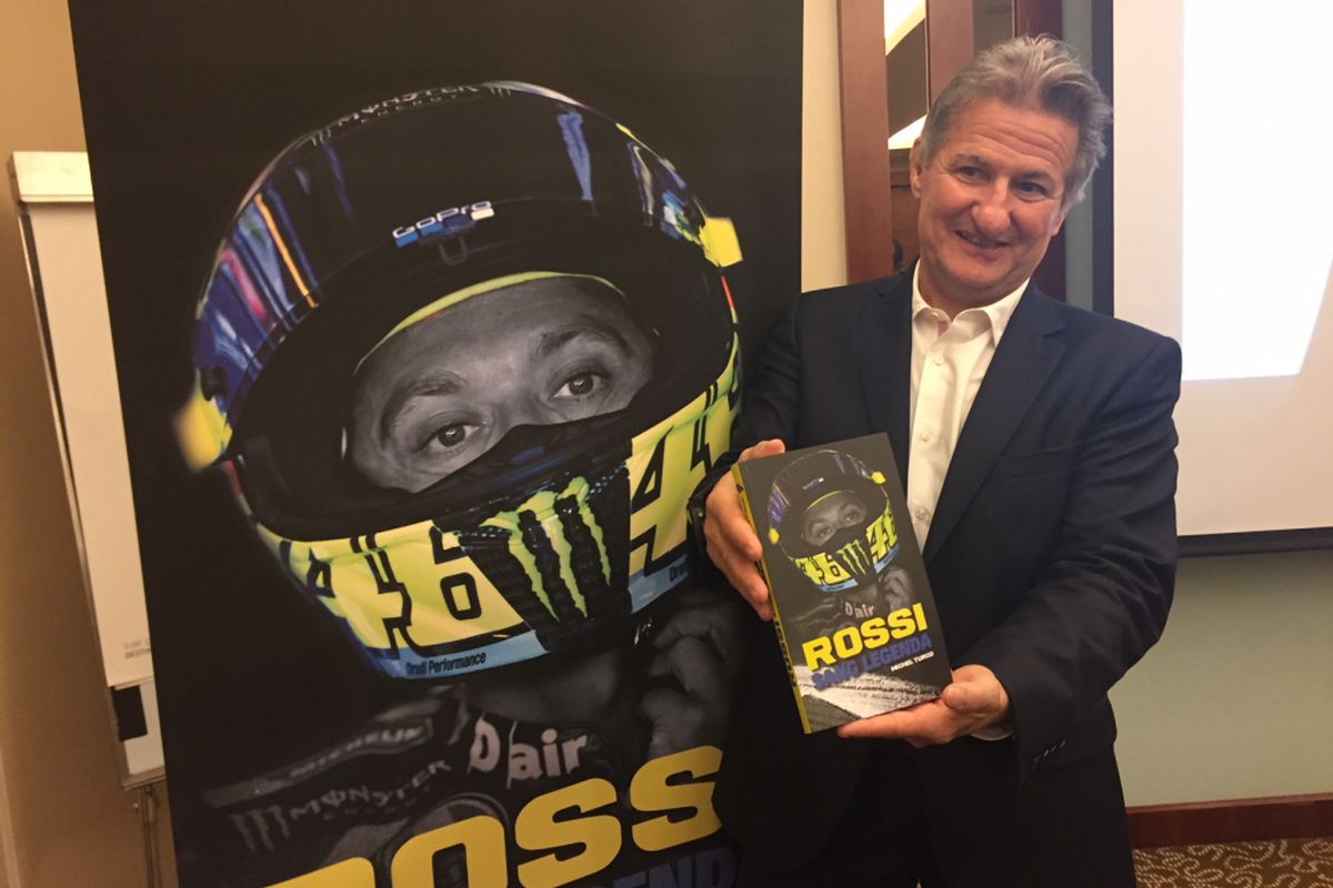 Buku Sang Legenda Valentino Rossi